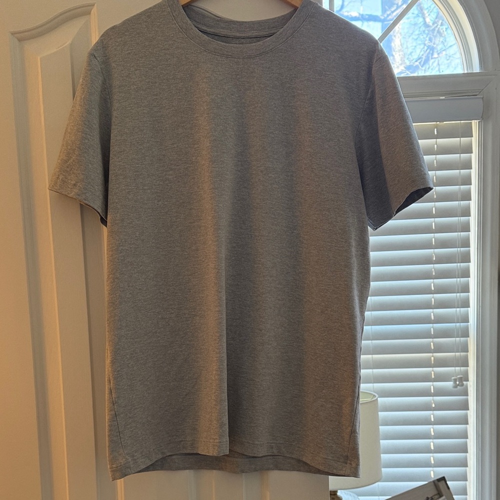 ALO Yoga Gray Short Sleeve Men's Tee